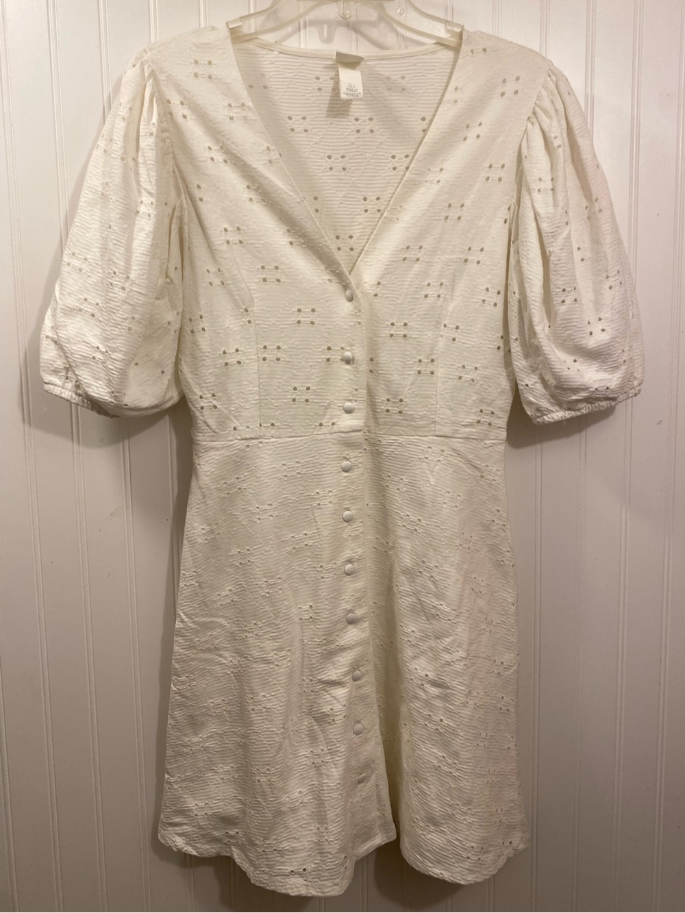 white detailed puff sleeve dress